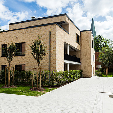 Laagbergstraße / Wolfsburg Neubau von 3 Stadthäusern (Kaspar, Melchior und Balthasar) mit 13 Eigentumswohnungen und Aufzug Fertigstellung 2014
